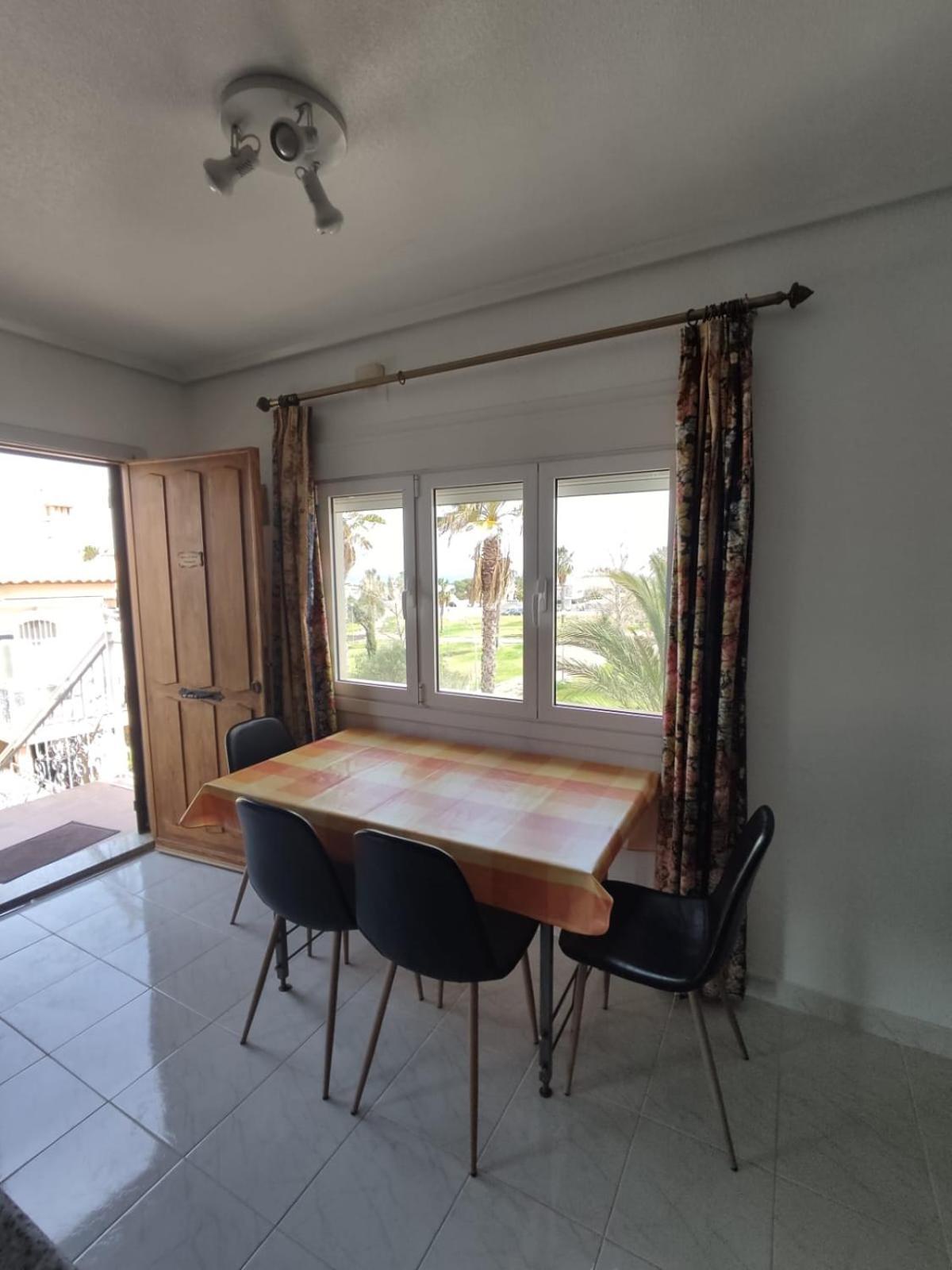 Schoenes Ruhiges Rooftop Apartment Mit Grosser Dachterrasse Torrevieja Exterior foto