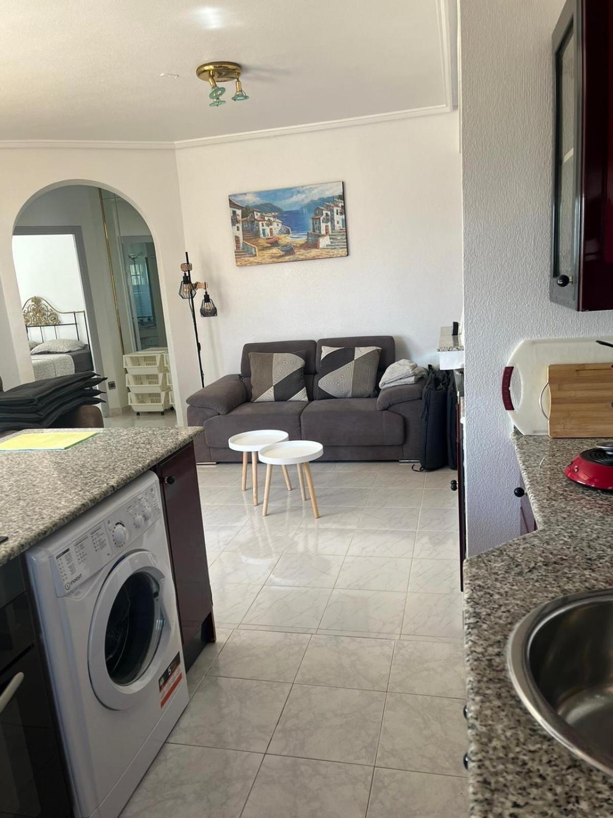 Schoenes Ruhiges Rooftop Apartment Mit Grosser Dachterrasse Torrevieja Exterior foto
